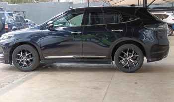 
									Toyota Harrier full								